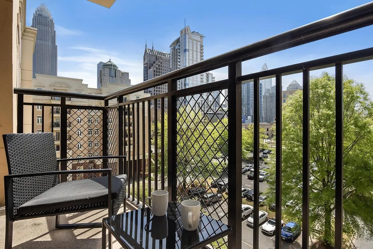 Apartamento Carolina Cove - Free Parking, Spacious, City Views Charlotte Estados Unidos da América