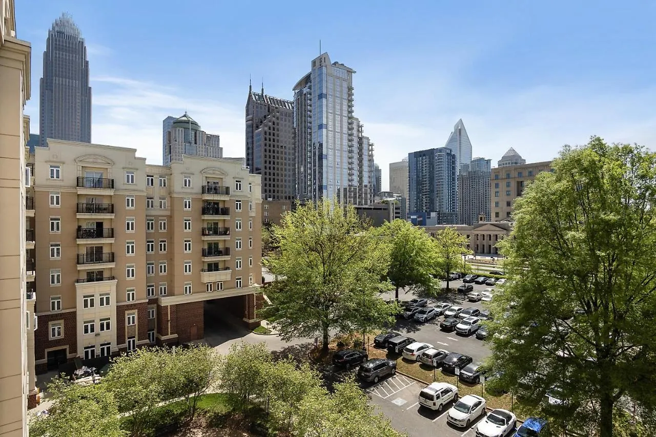 Carolina Cove - Free Parking, Spacious, City Views Charlotte