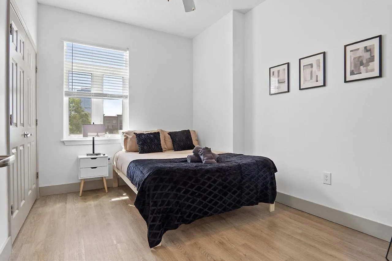 Carolina Cove - Free Parking, Spacious, City Views Charlotte