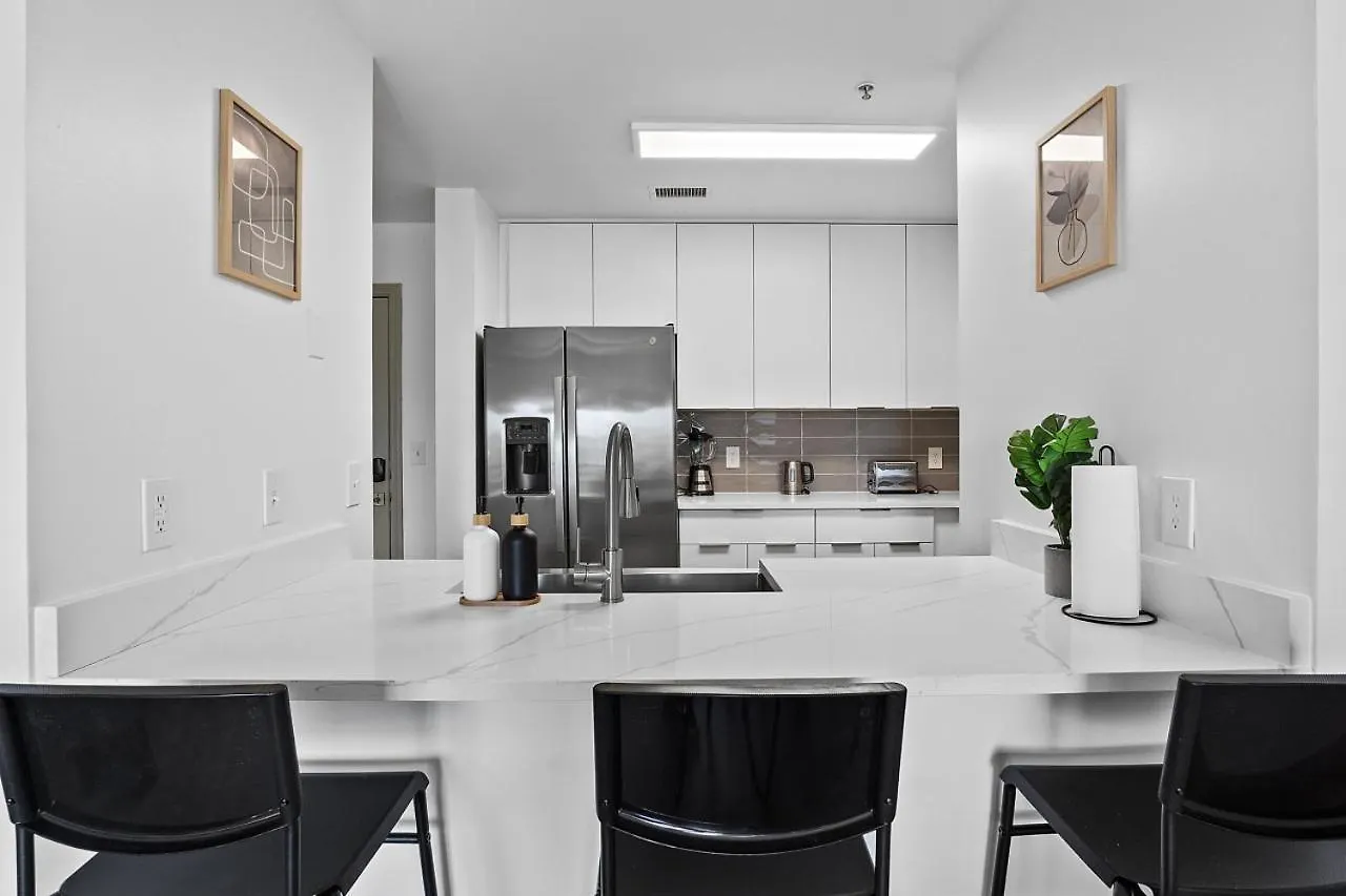 Carolina Cove - Free Parking, Spacious, City Views Charlotte
